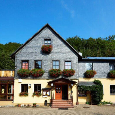 Waldhotel im Sommer