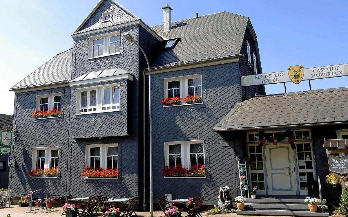 Rennsteighotel-Gasthof-Hubertus-Neustadt-am-Rennsteig-Panorama