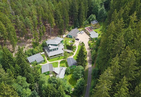 herrliche Lage im Wald