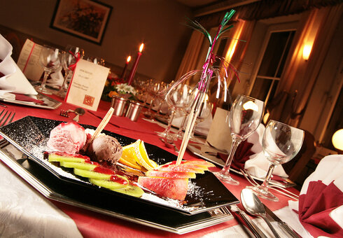 Festlich gedeckter Tisch im Restaurant