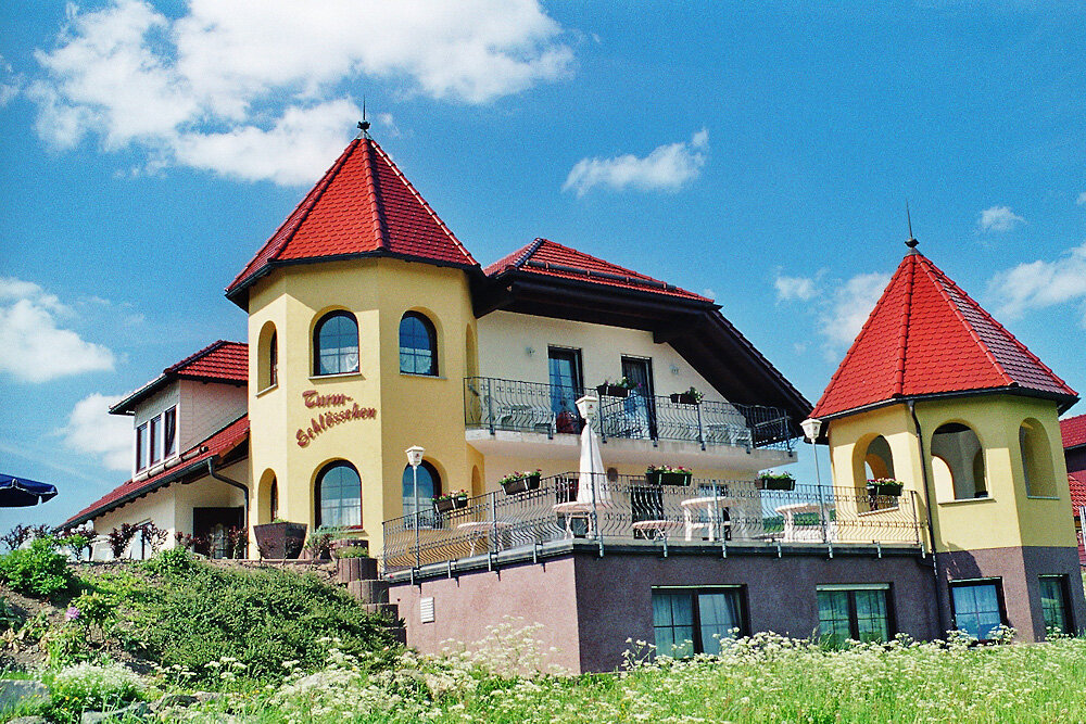 Pension-Restaurant-Turmschloesschen-Brotterode-Panorama