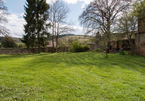 Garten mit Blick auf die Berge