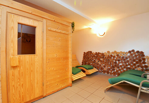 Wellnessbereich mit Sauna