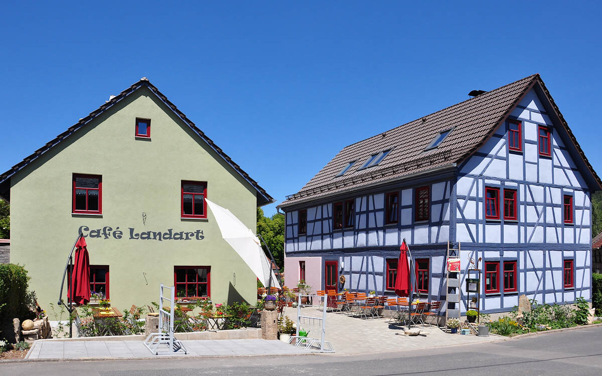 Ferienwohnungen-Cafe-Landart-Plaue-Panorama