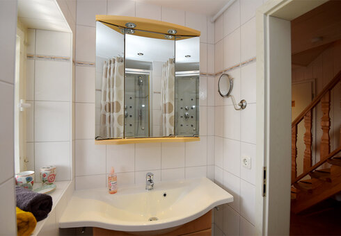 Bad mit Dusche / WC