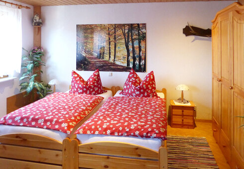 Schlafbereich mit Kleiderschrank