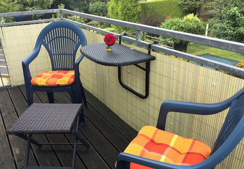 mit Balkon