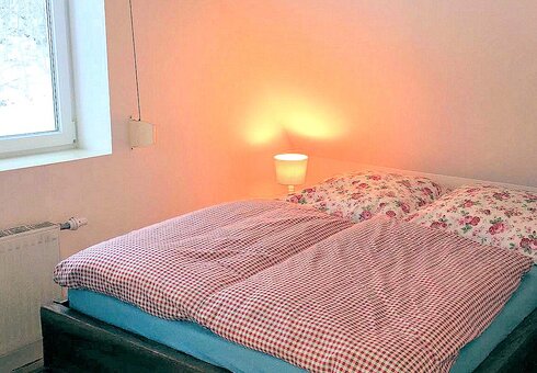 Schlafzimmer 1