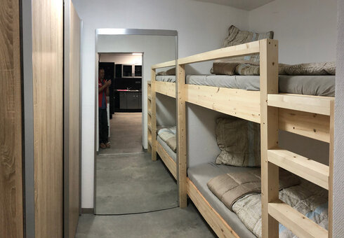Wohnung 2 (Schlafzimmer)