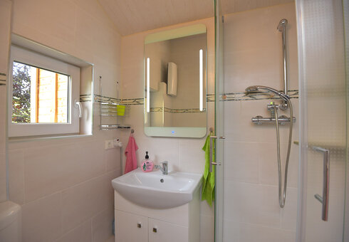 Bad mit Dusche / WC