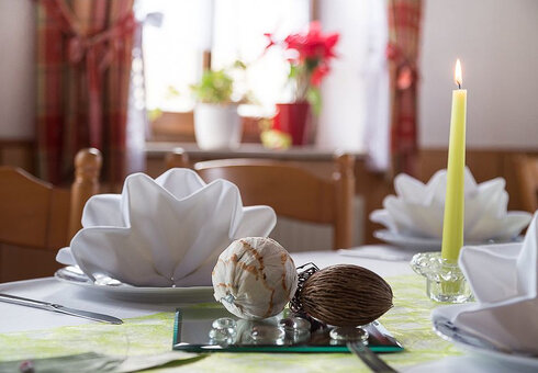 Festlich gedeckter Tisch