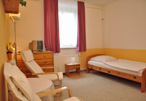 Blick in ein Zweibettzimmer