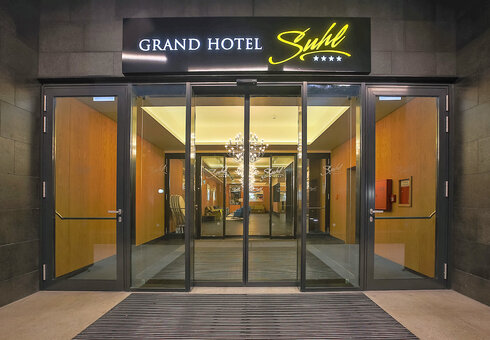 Eingang vom Grand Hotel