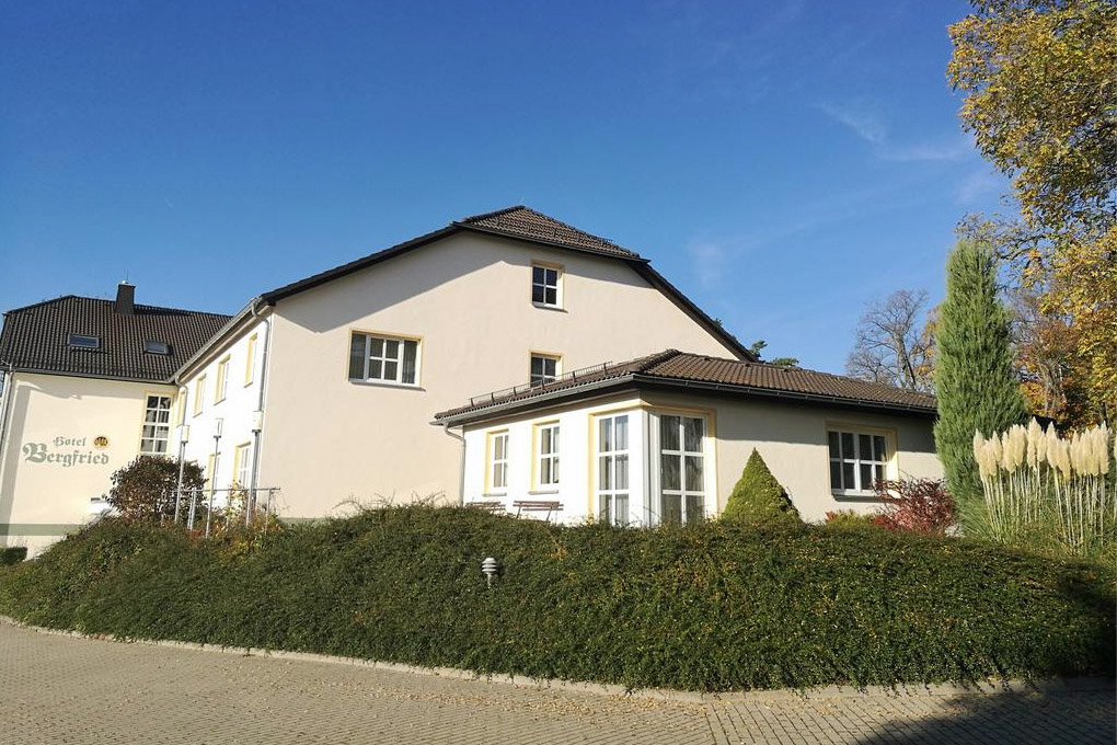 Hotel-Bergfried-Saalfeld-Panorama
