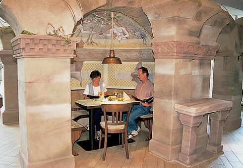 Im Restaurant - Klosterstube mit Grotte