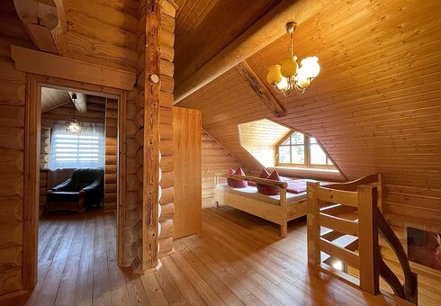 Galerie mit Doppelbett