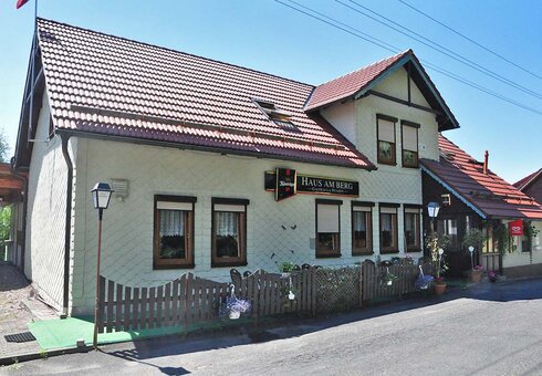 Gasthaus & Pension Haus am Berg