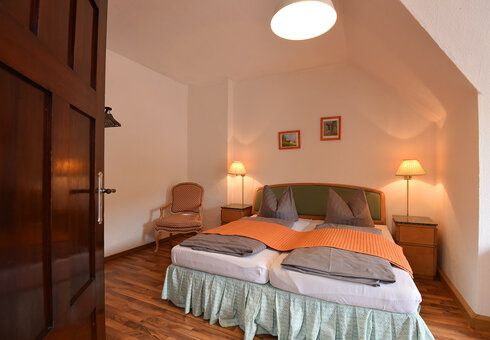 Schlafzimmer 1