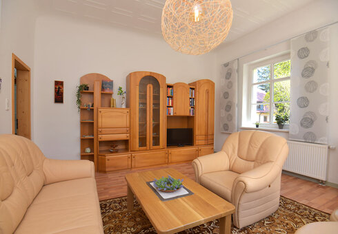 Wohnzimmer mit Schrankwand