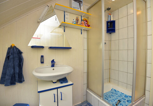 Bad mit Dusche / WC