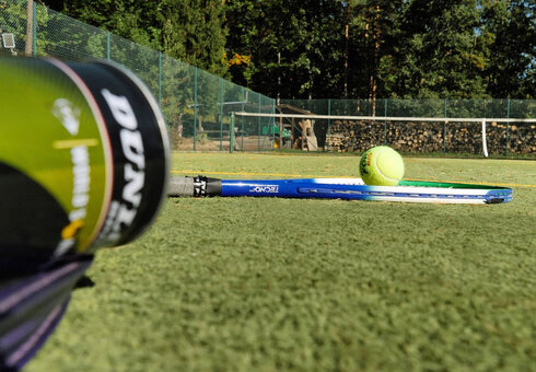 Hoteleigener Tennisplatz