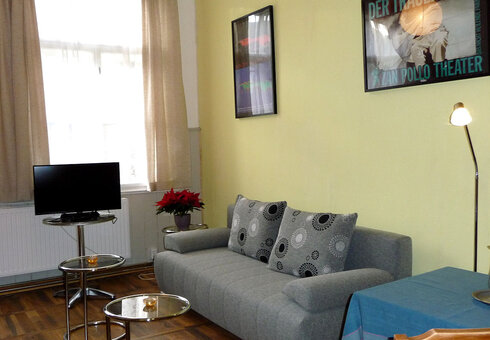 B&B Zimmer: Schlafcouch ausklappbar