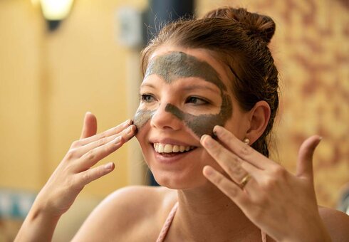 Kosmetik Maske