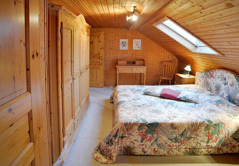 Schlafzimmer 1