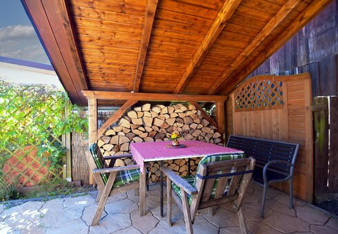 überdachte Terrasse