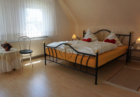 Blick in ein Schlafzimmer