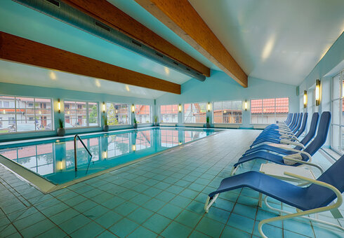 Wellnessbereich mit Hallenbad