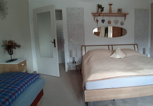 Schlafzimmer 2
