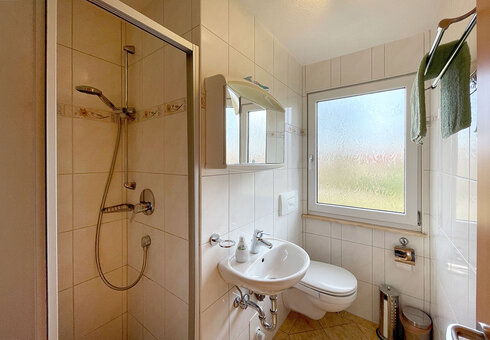Bad mit Dusche / WC