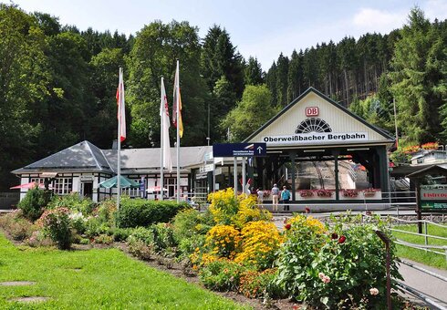 Talstation an der Schwarzatalbahn