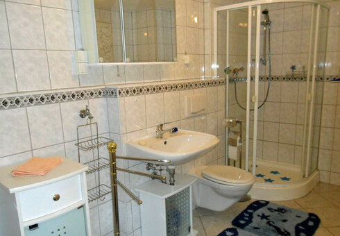 Bad mit Dusche / WC