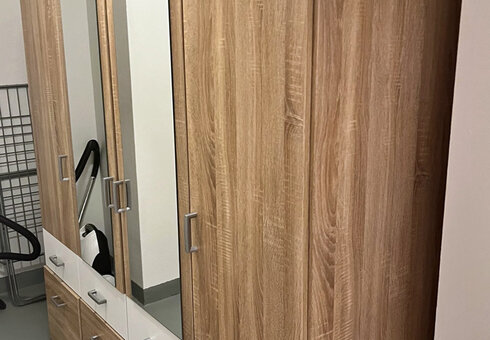 Kleiderschrank