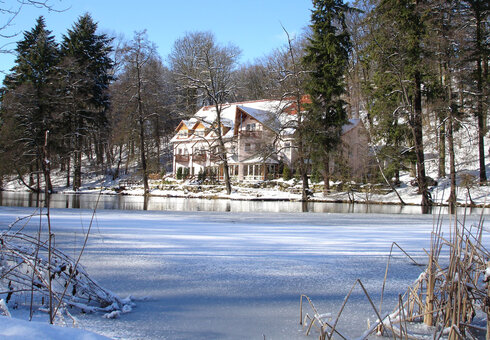 Wagners Seehotel Schleusingen im Winter