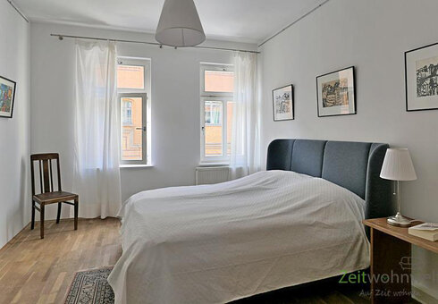 Schlafzimmer mit Doppelbett