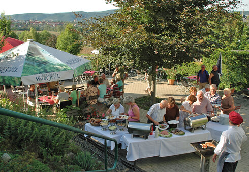 Gemütliches Beisammensein auf der Terrasse