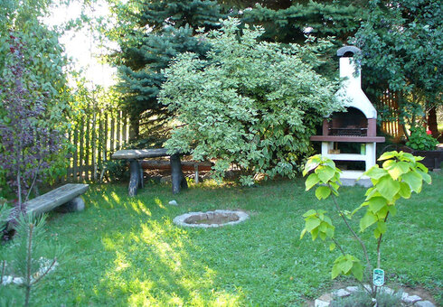 Garten mit Grillplatz