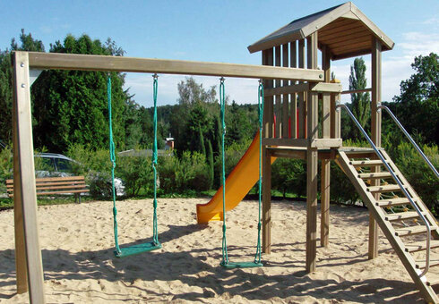 Spielplatz im Bungalowdorf
