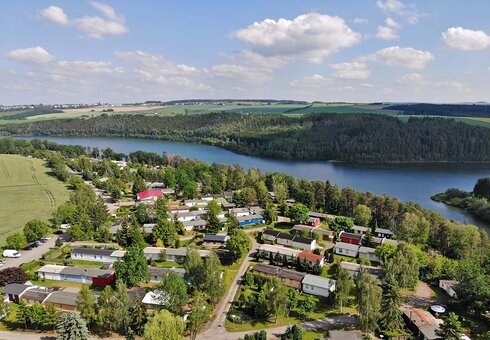Luftbild vom Bunglowdorf Zadelsdorf