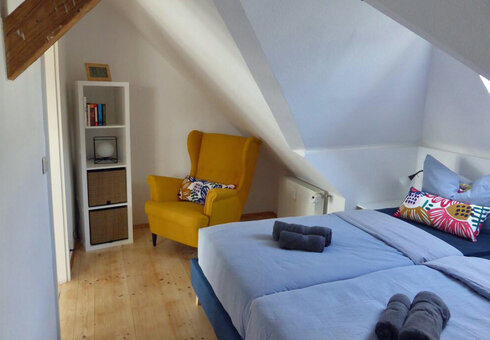 Schlafzimmer 1