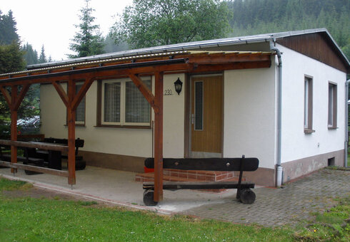 Bungalows auf dem Waldgelände