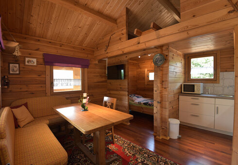 Blick in die Heidihütte