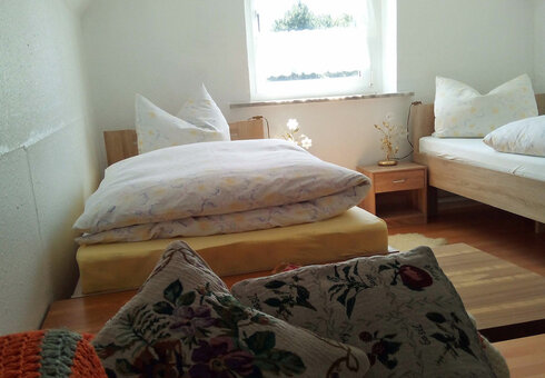 Schlafzimmer 4