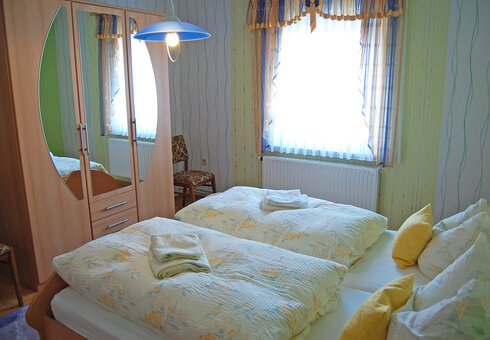 Blick in ein Schlafzimmer