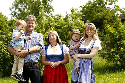 Landhotel-Zur-Gruenen-Kutte-Bernshausen-Vermieter