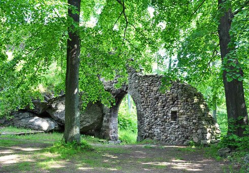 Burgruine Scharfenberg, Teile der Burgmauer
