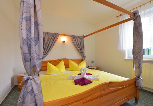 Ferienwohnung Beerberg (Schlafzimmer 2)
